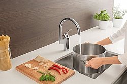 Смеситель Grohe Eurostyle Cosmopolitan 30221002 для кухонной мойки